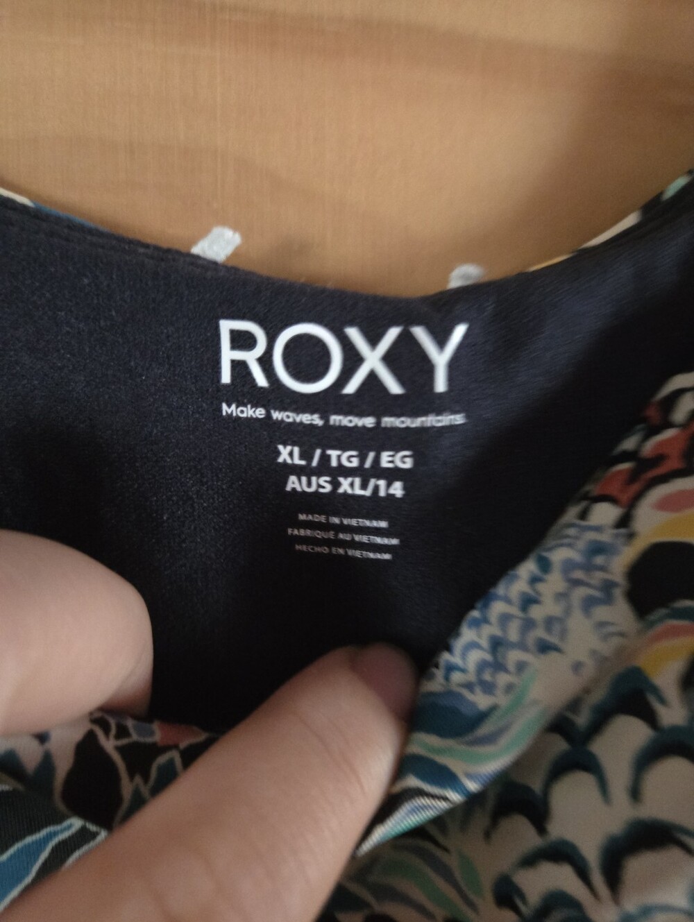 Roxy One Piece - Picture 3 of 3
